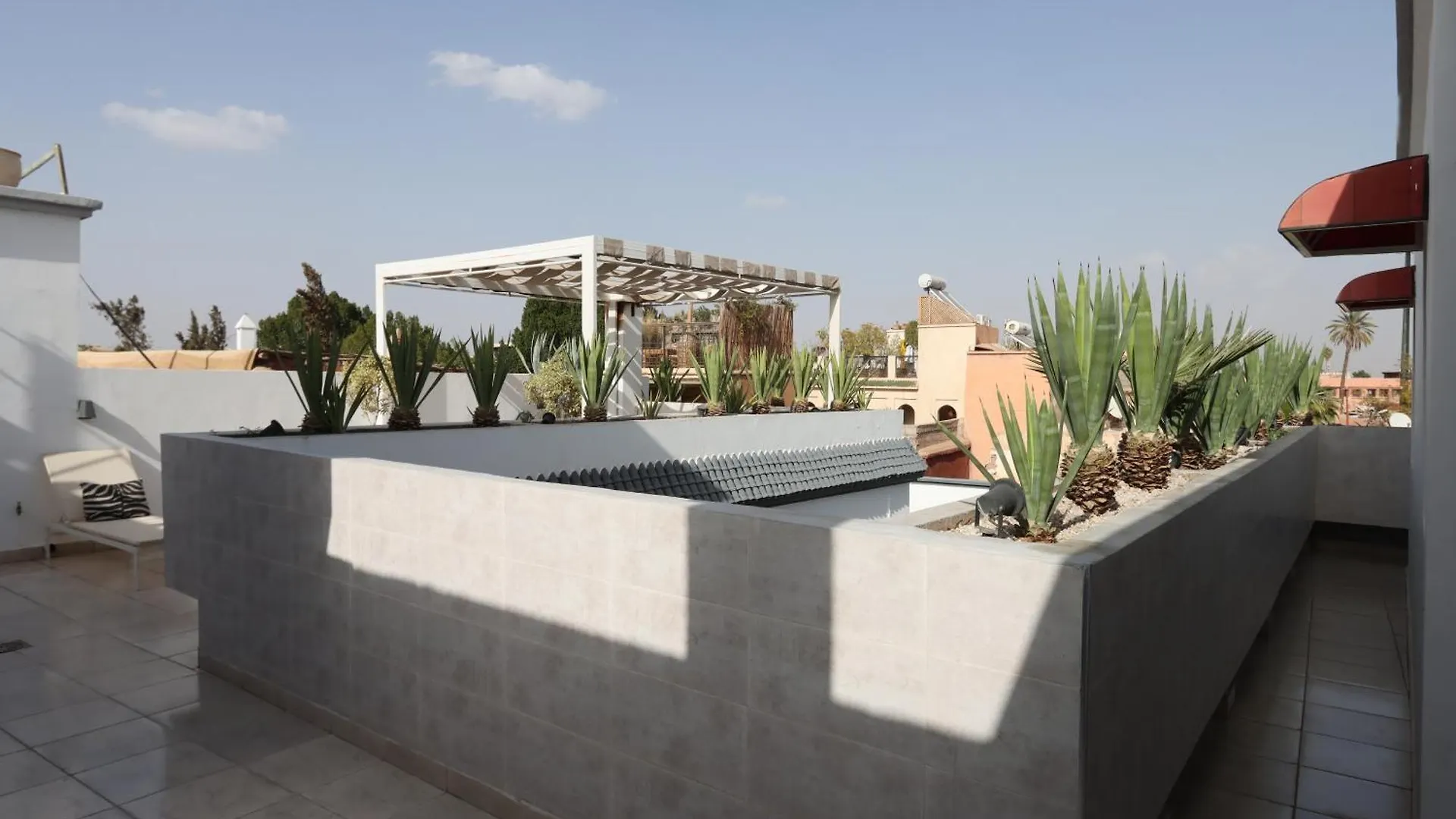 Bed & Breakfast Riad-283 - 5 Chambres Avec Piscine - Marrakech Marakéš